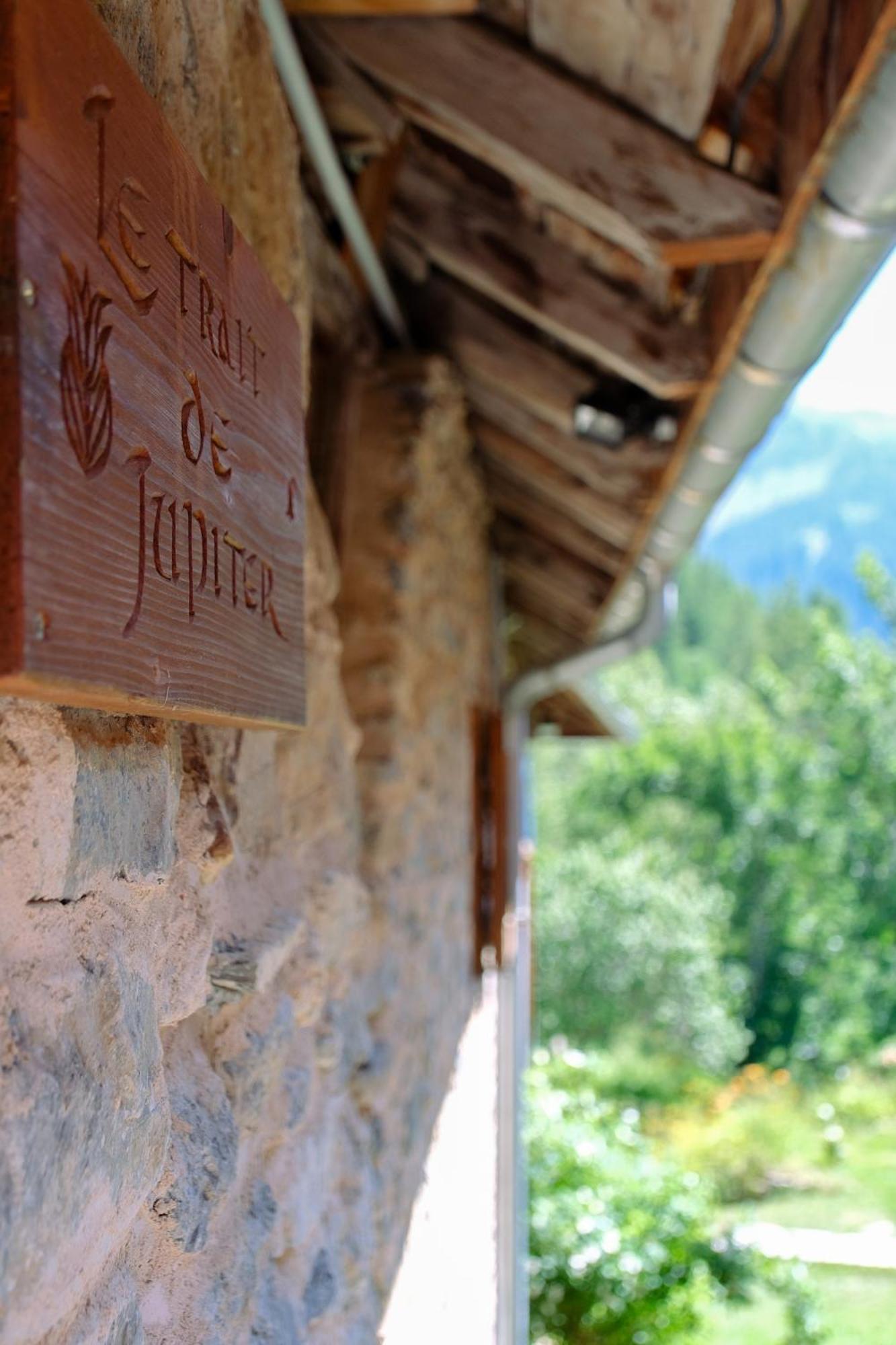 Le Cerf De La Lune Crots Exterior photo